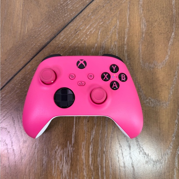 Xbox Wireless Controller in Deep Pink Special Edition WORKS - Picture 1 of 6